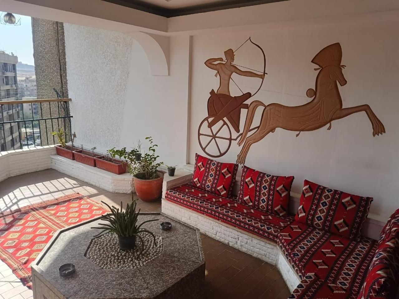 Pyramids Nights Hostel Kafret el-Gabal Buitenkant foto